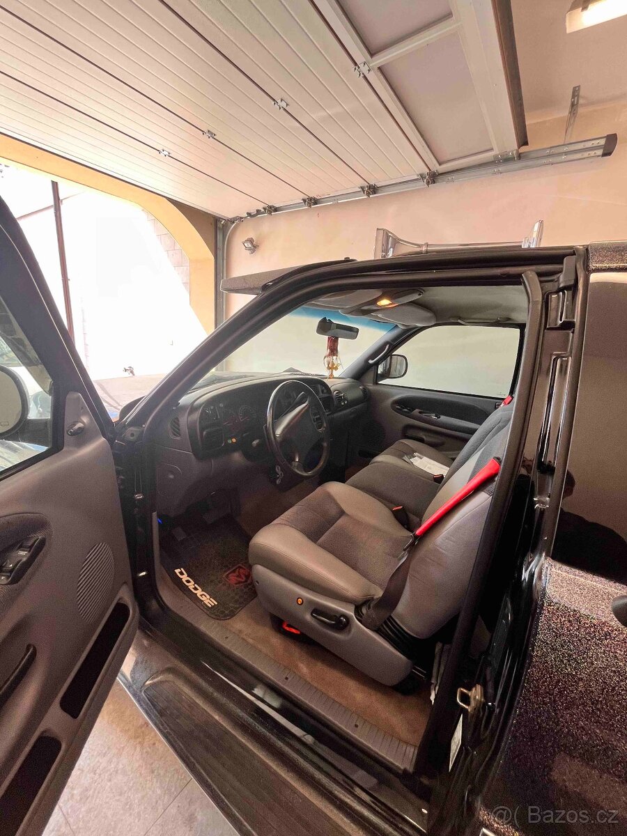 Dodge RAM 1500 V8 Magnum - 6