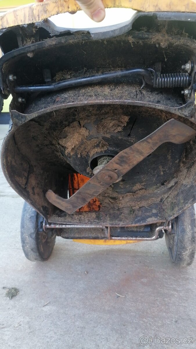 STIGA sekačka s pojezdem - 6