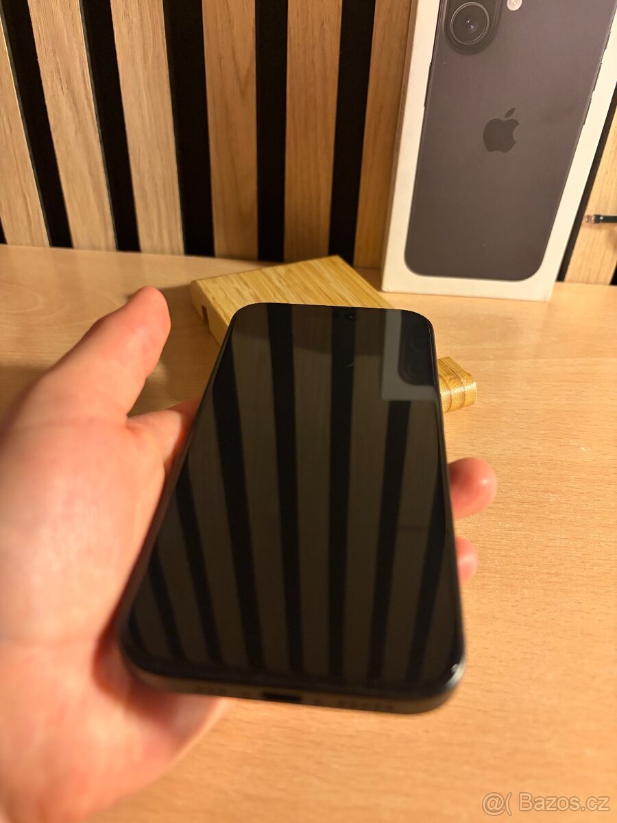 Iphone 16 černý - 6