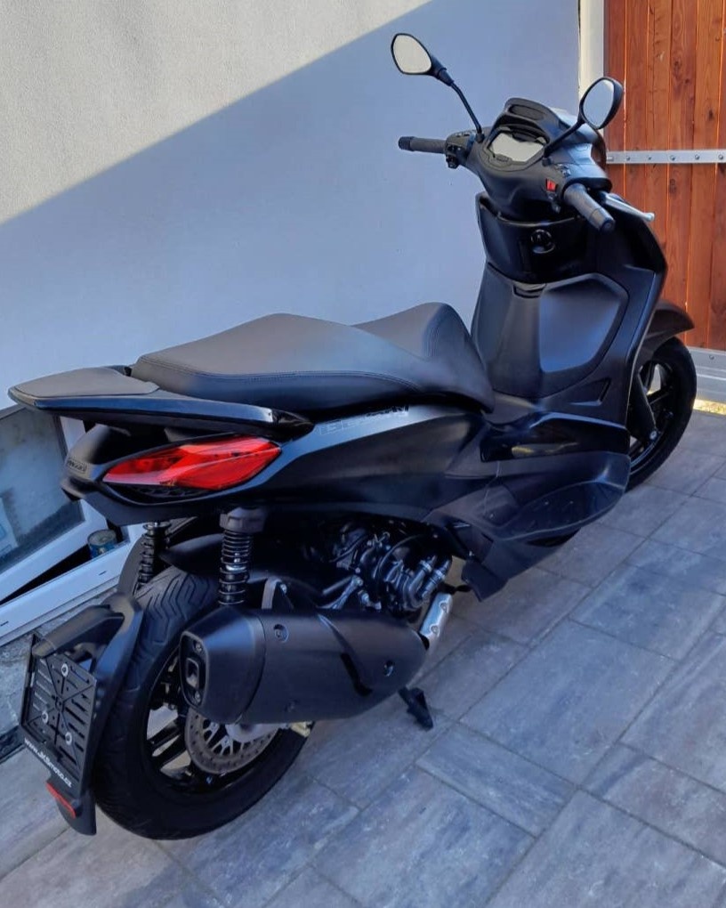 Piaggio Beverly 300 HPE, 2023, TOP stav, 6000km - 6
