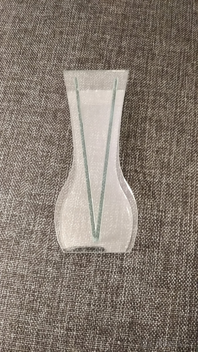 nádobí; příbory; termoska, váza,koš, smetáček - 6