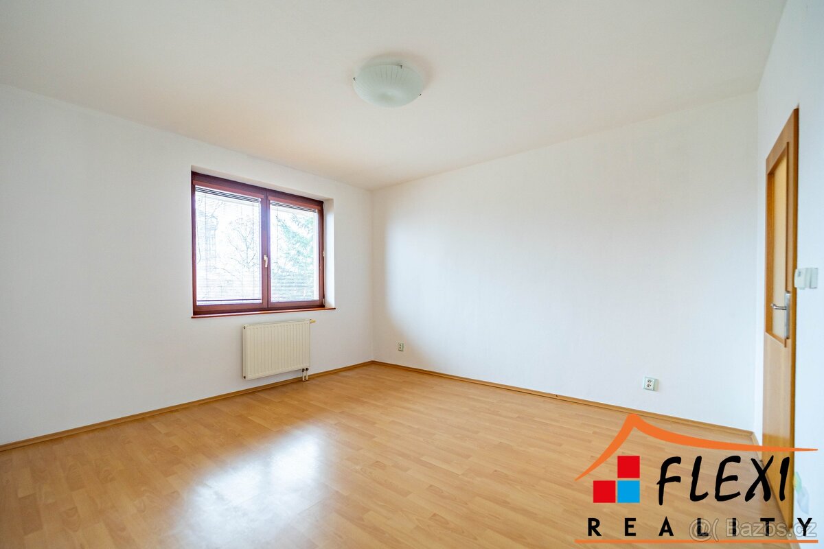 Pronájem prostorného bytu 3+1 s balkónem (85,5m²) a vlastní - 6
