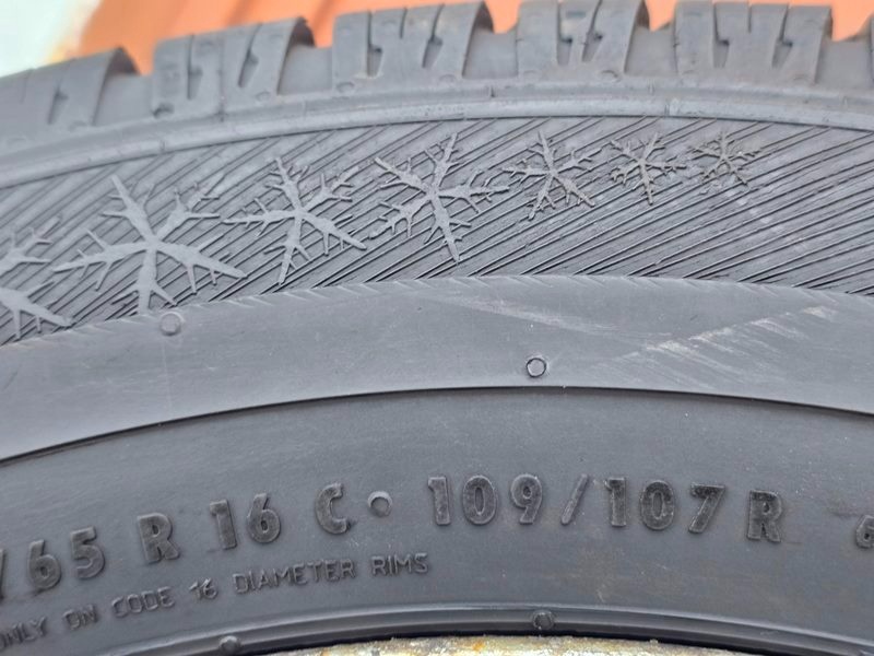 Zimní Barum 215/65/16C - 6