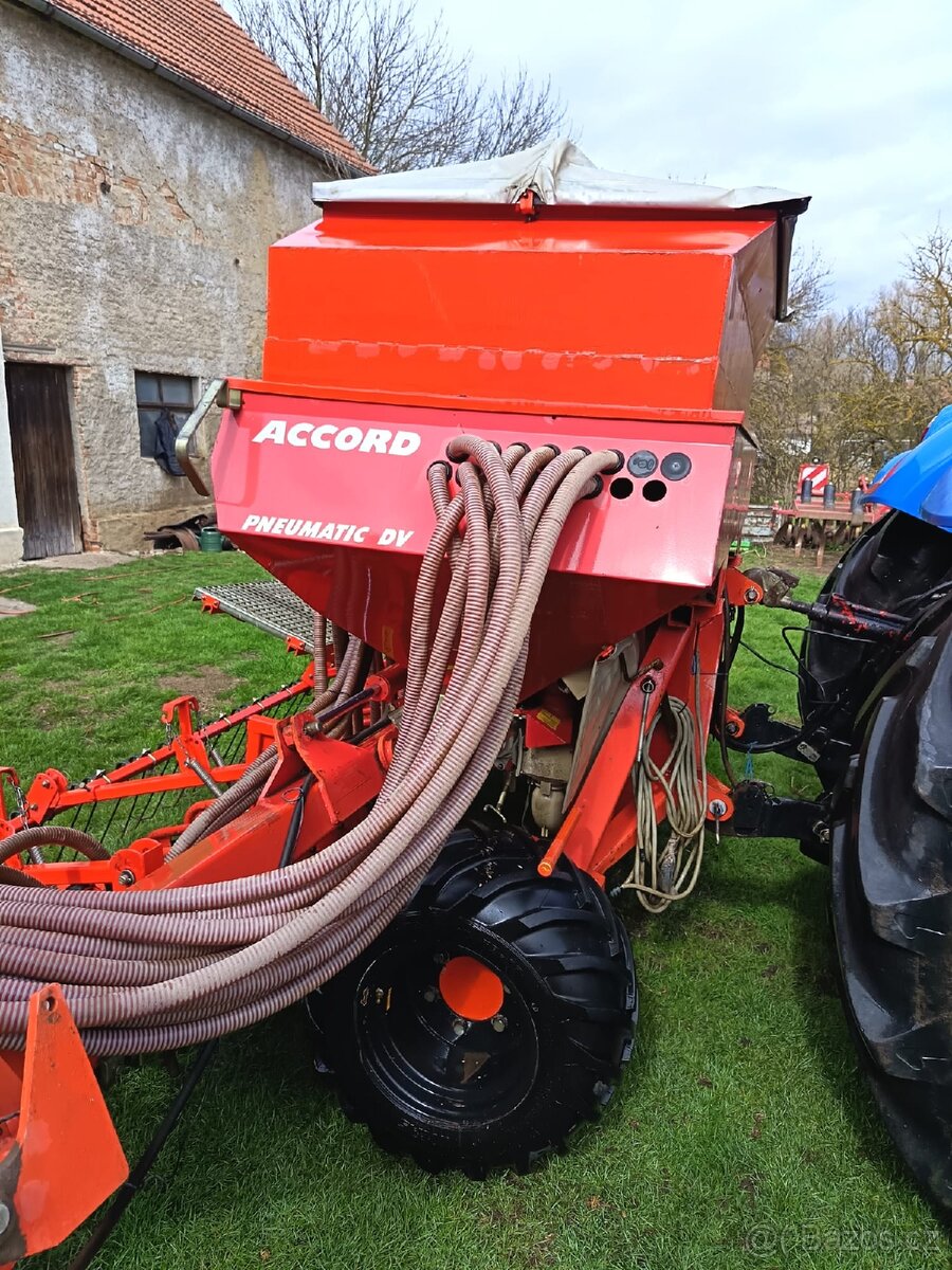 Secí stroj-Accord Pneumatic DV6 - 6