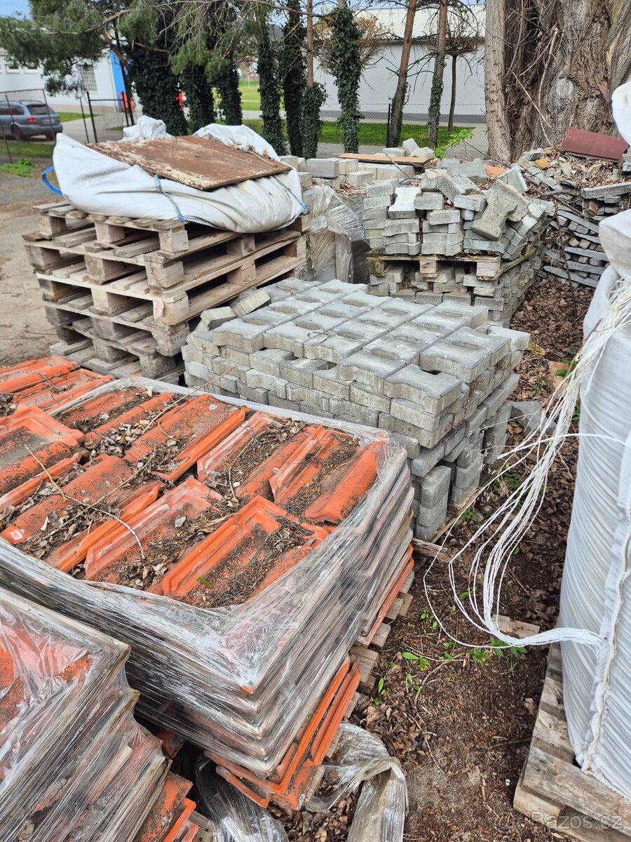Zbytky materialu ze stavby - 6