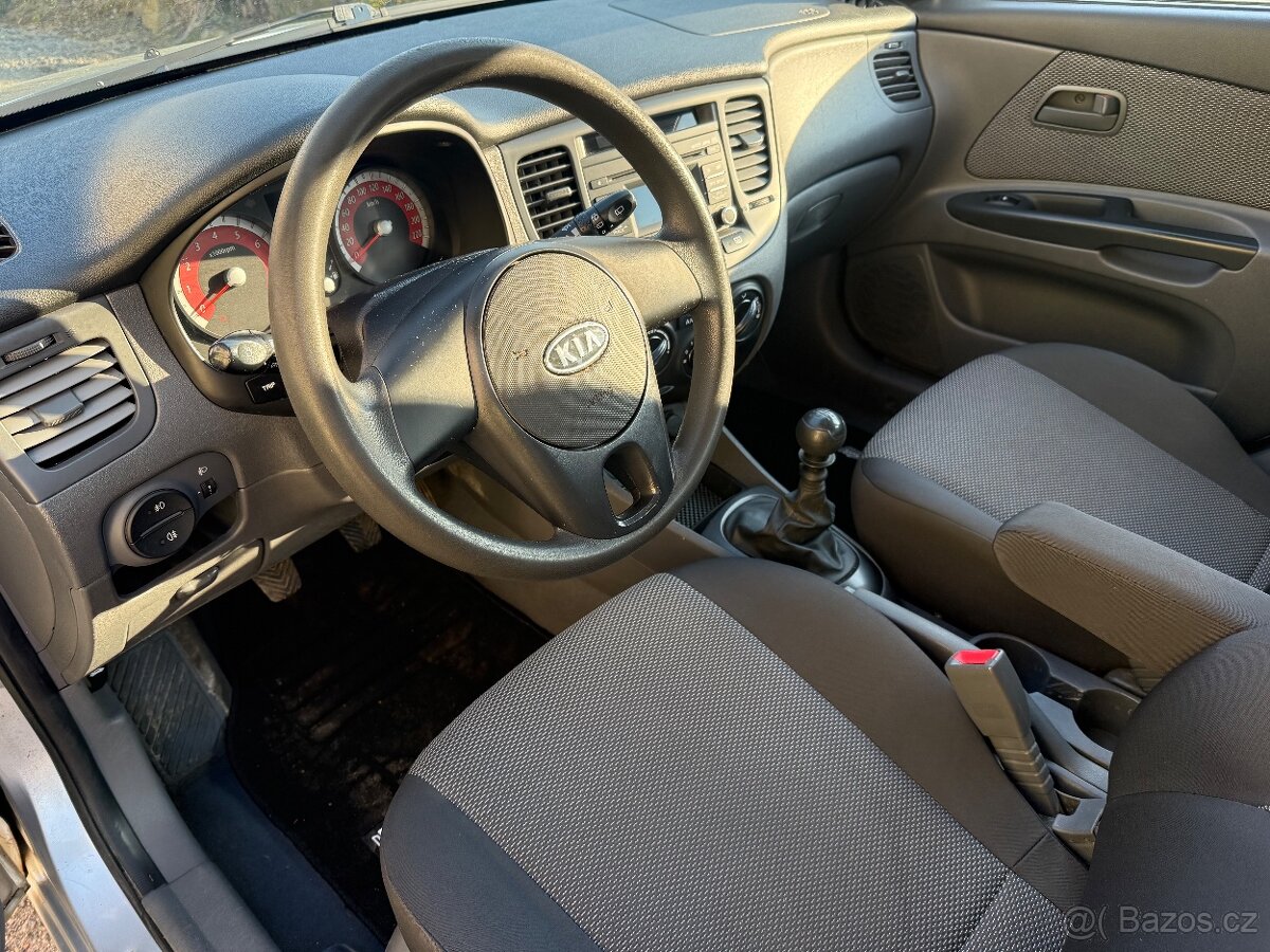 Kia Rio - 6