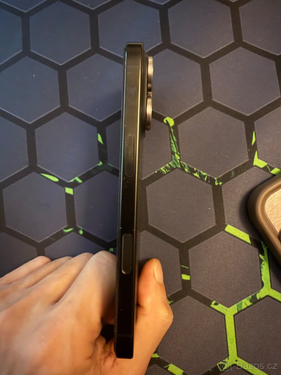 iPhone 16 pro 256 - 6