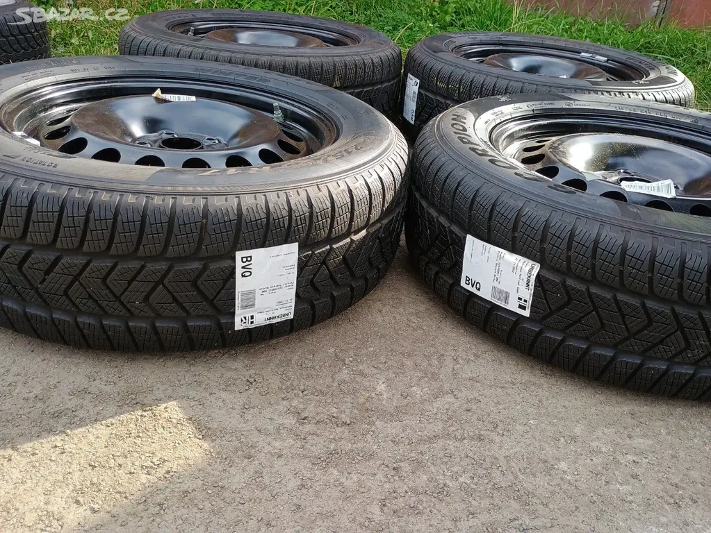 Tiguan Q3 Kodiak Kraná zimní sada 215 65 17 VW Audi Seat - - - 6