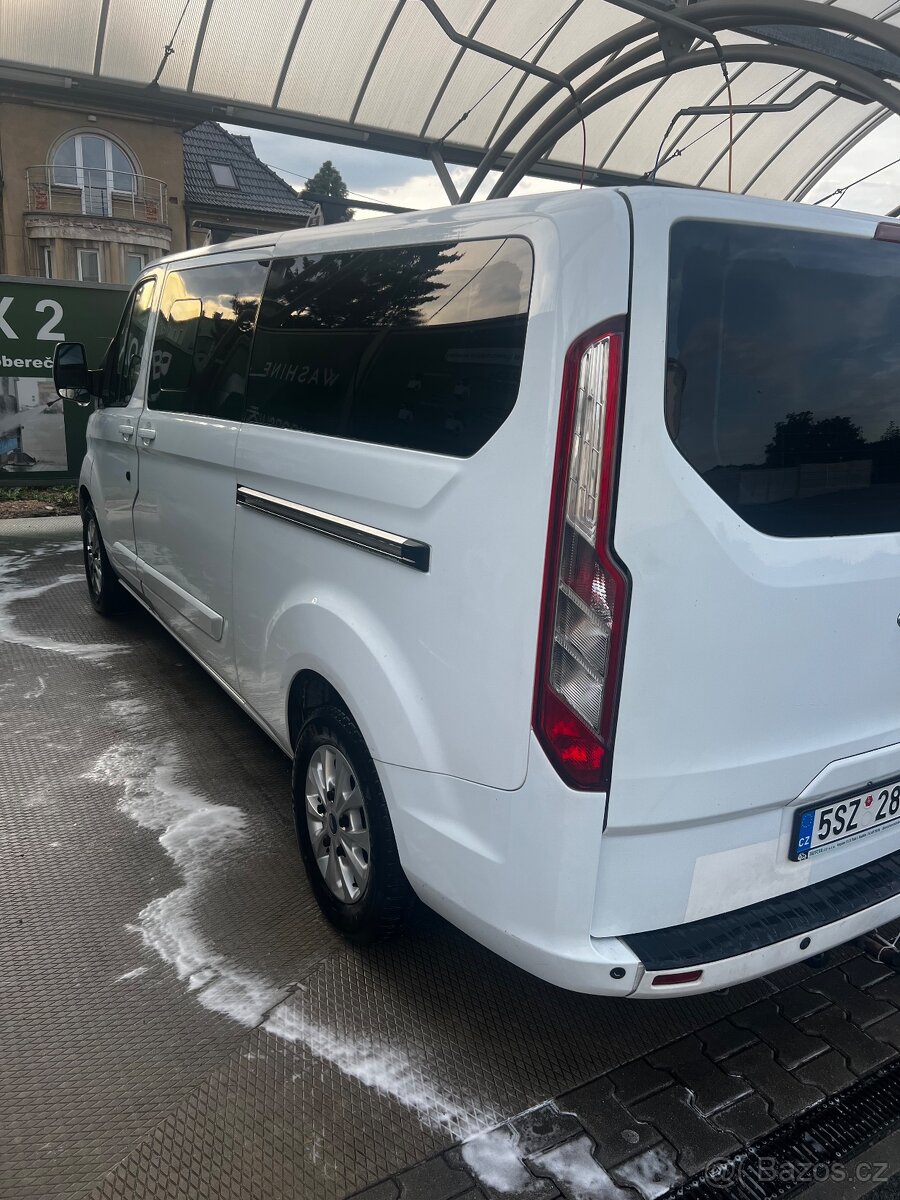 Ford tourneo custom L2H1 2.2l 114kw 8 míst - 6