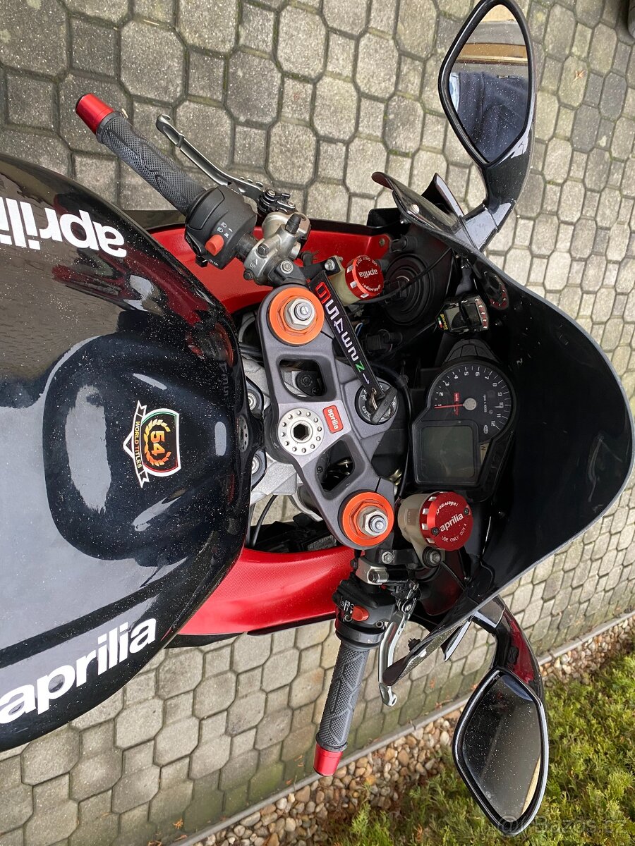 Aprilia RSV 1000 R - 6