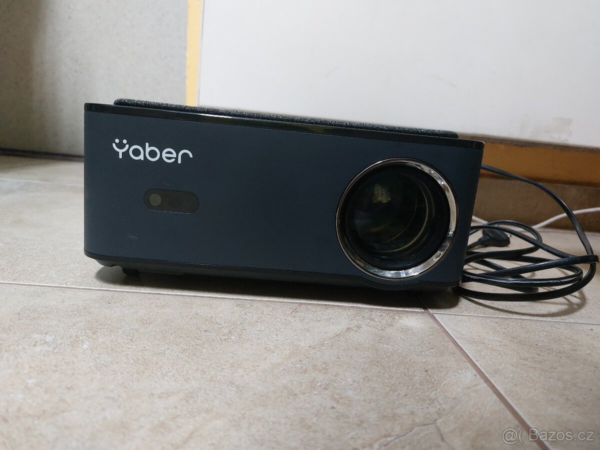 Projektor Yaber Pro U6, krásný stav - 6