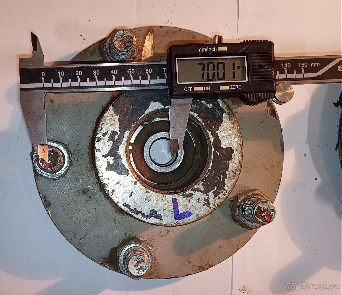 Náboje kol rozteč 5x 140 mm s ložisky 6303 - 6