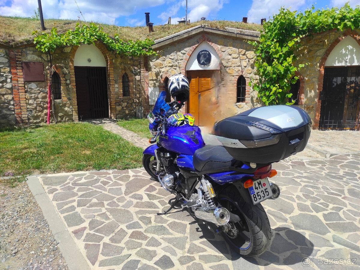 Suzuki GSX1400 - 6