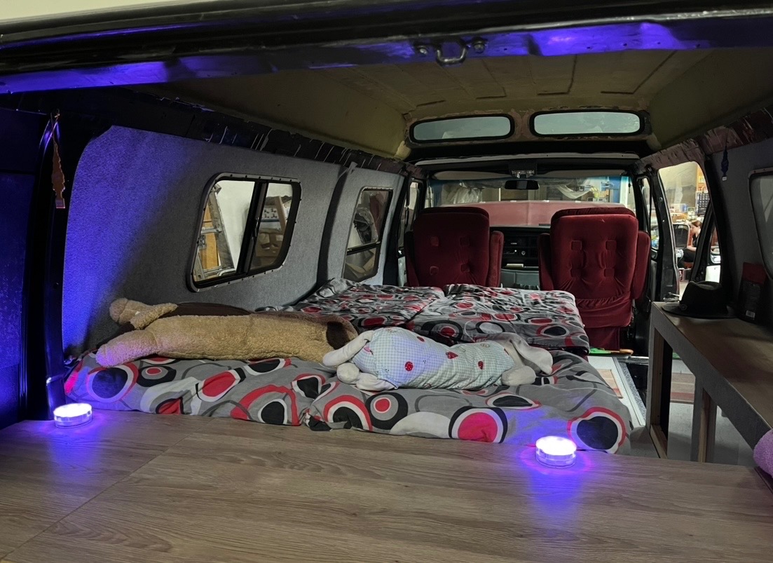 Ford Econoline - 6