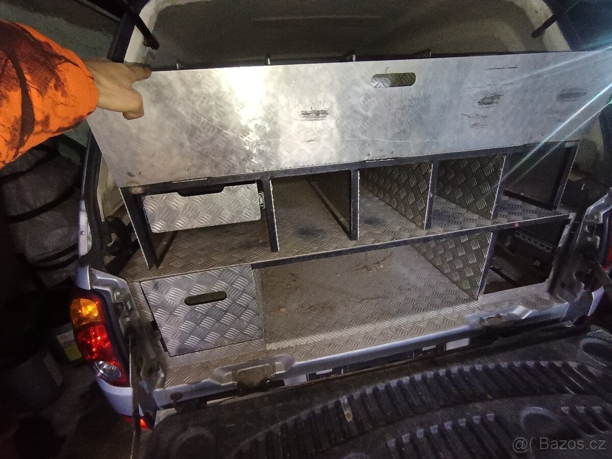 Mitsubishi L200 nastavba , regaly - 6