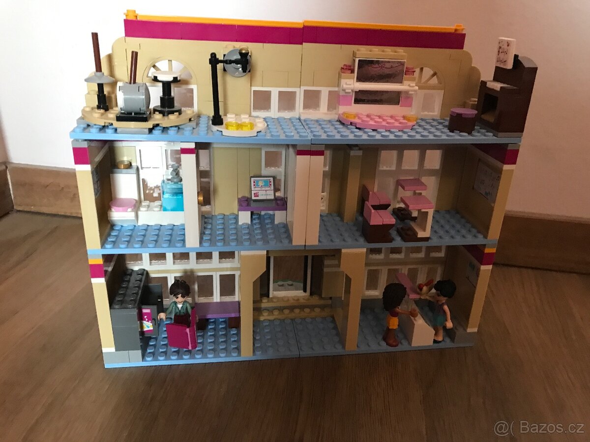 LEGO® Friends 41134 Umělecká škola v Heartlake - 6