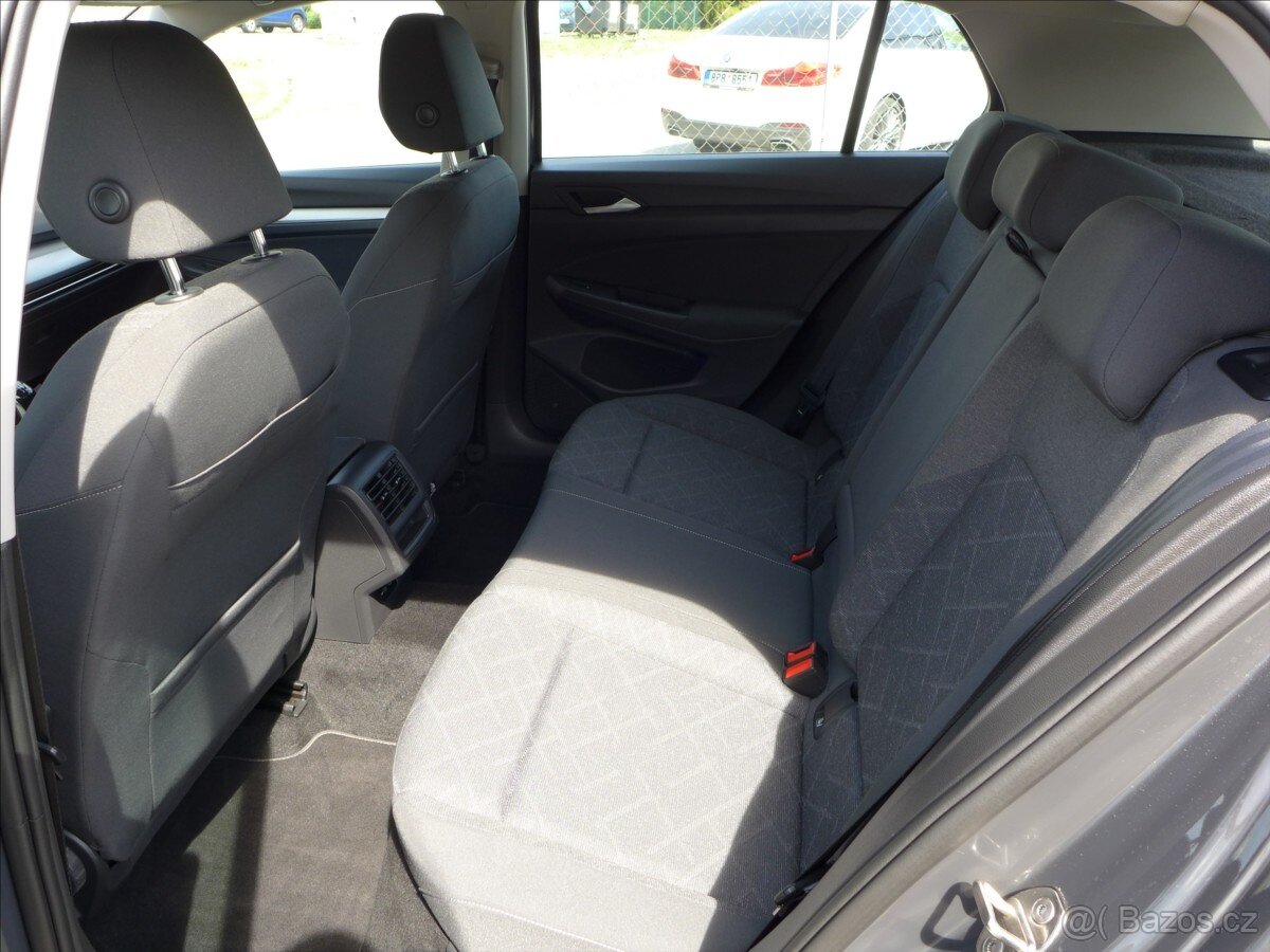 Volkswagen Golf 1,0 TSi APP,NAVI,DPH,1.MAJ. - 6