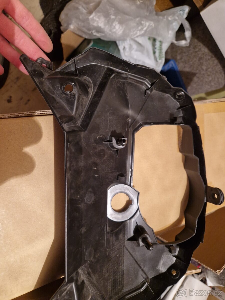 Suzuki Dl 1000 V strom 2018- plast kolem budíků u kapoty - 6