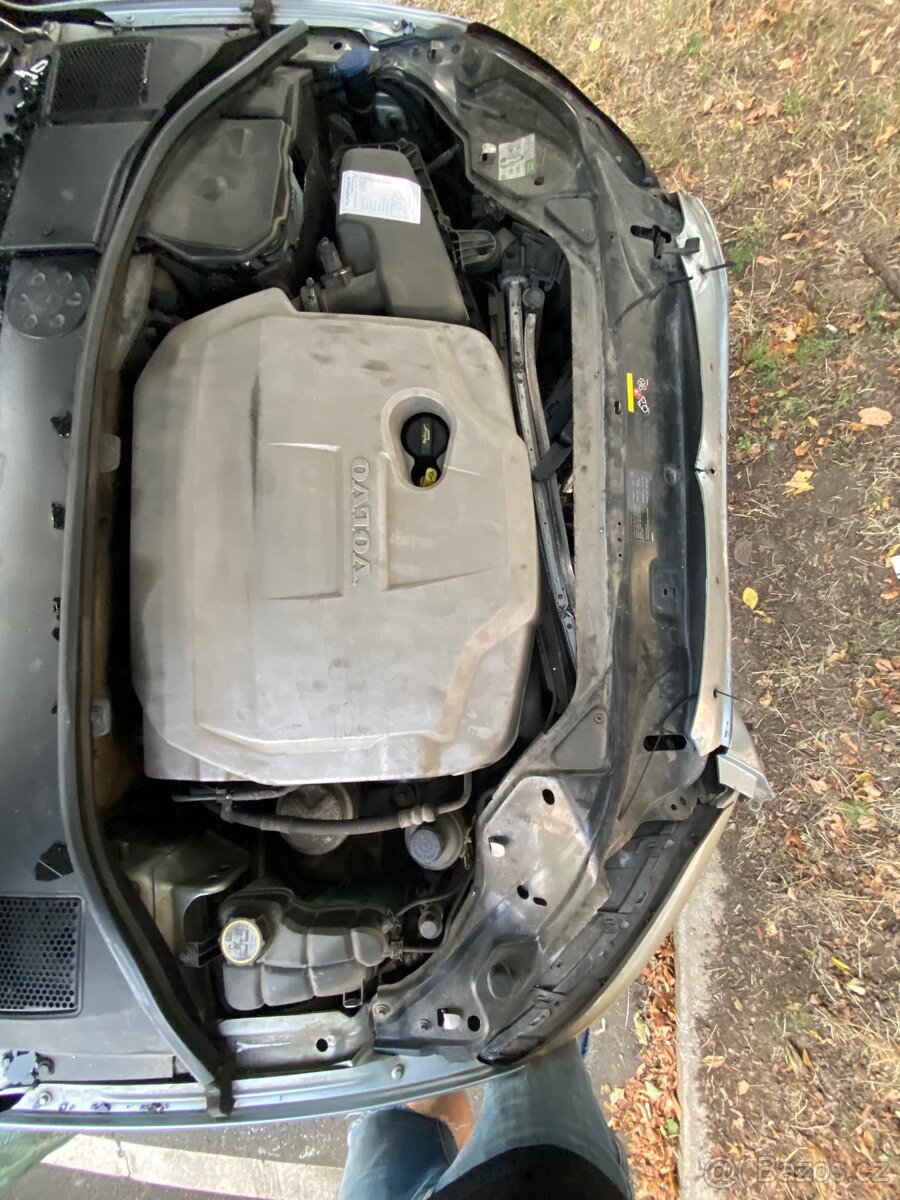 Havarované Volvo V70 - 6