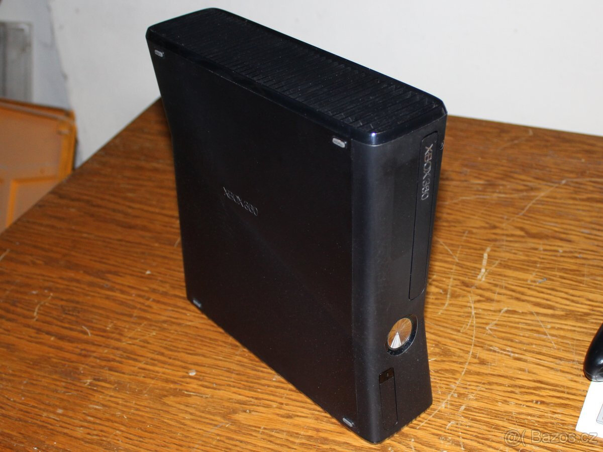 Microsoft Xbox 360 Slim Matte Black 250GB - 6