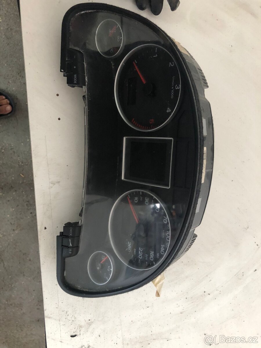 Budíky Audi A4 B7 - 6