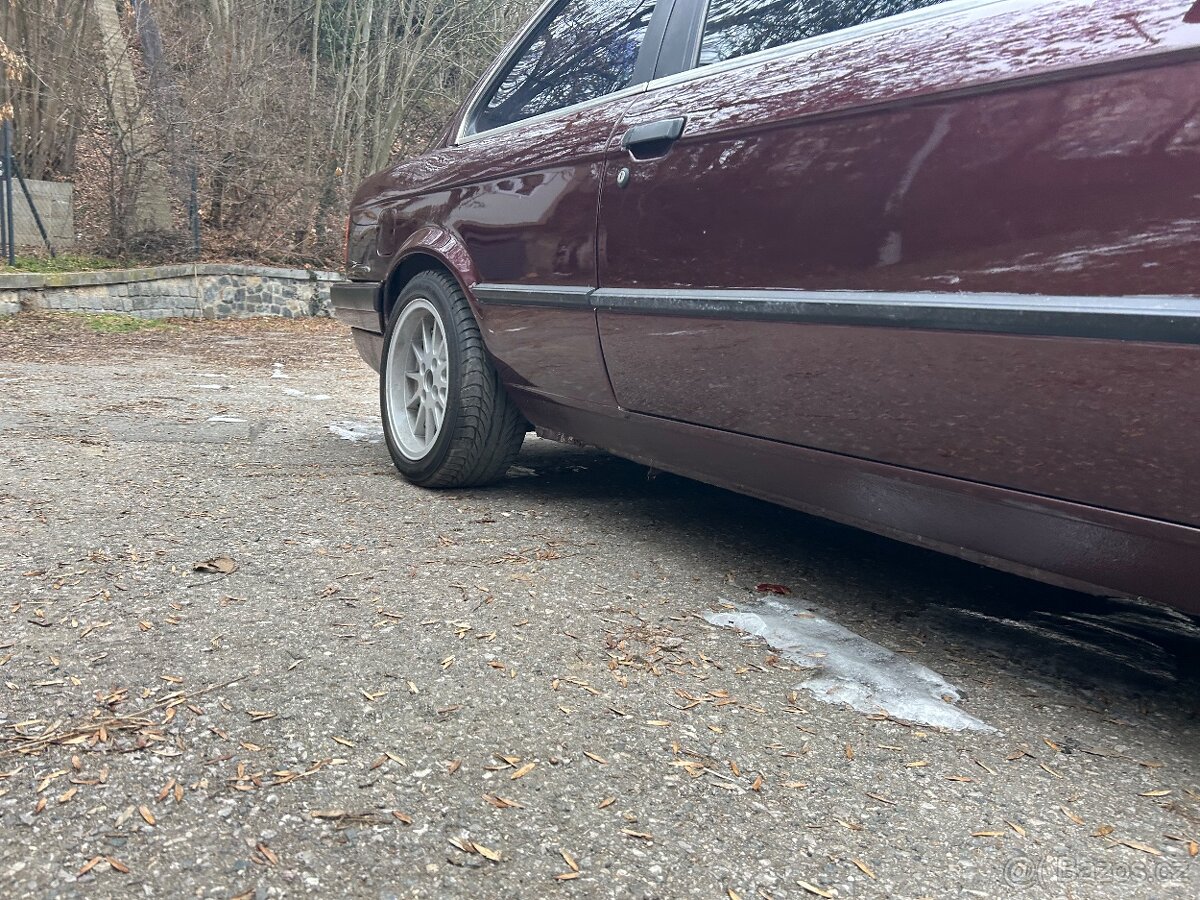 Prodám BMW 320i e30 coupe - 6