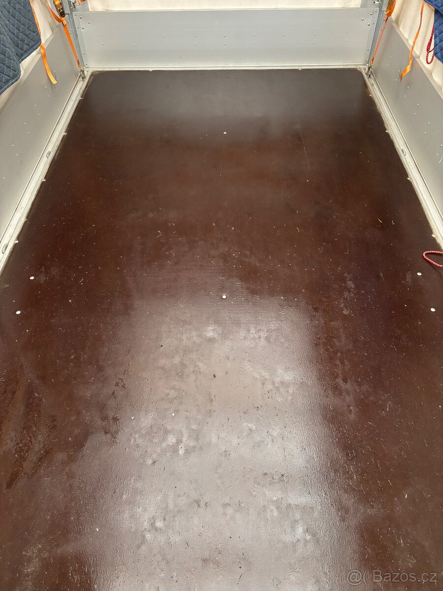 Přívesný vozík brzdený - 6