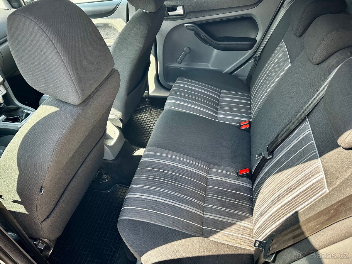 Ford Focus FACELIFT 1.6 16v - 6