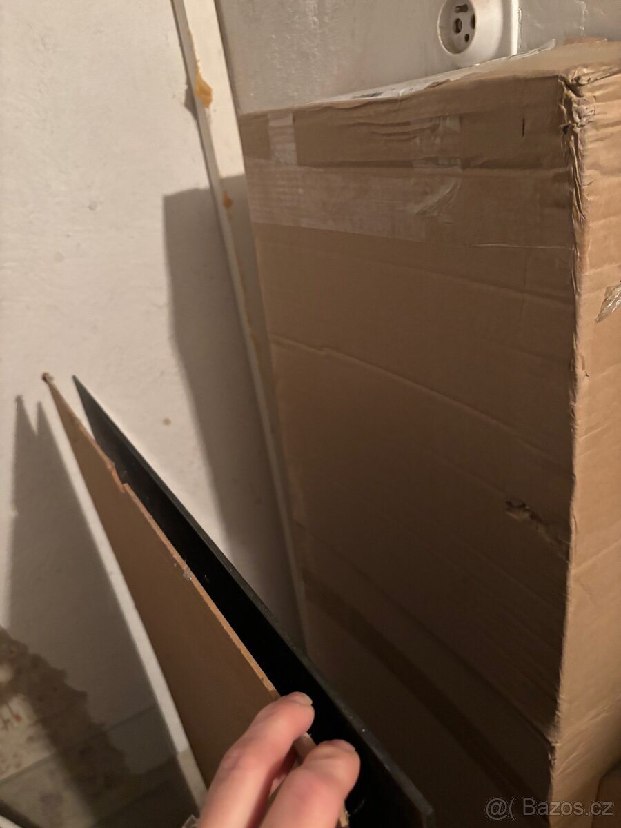 Prosklená skříň - 6