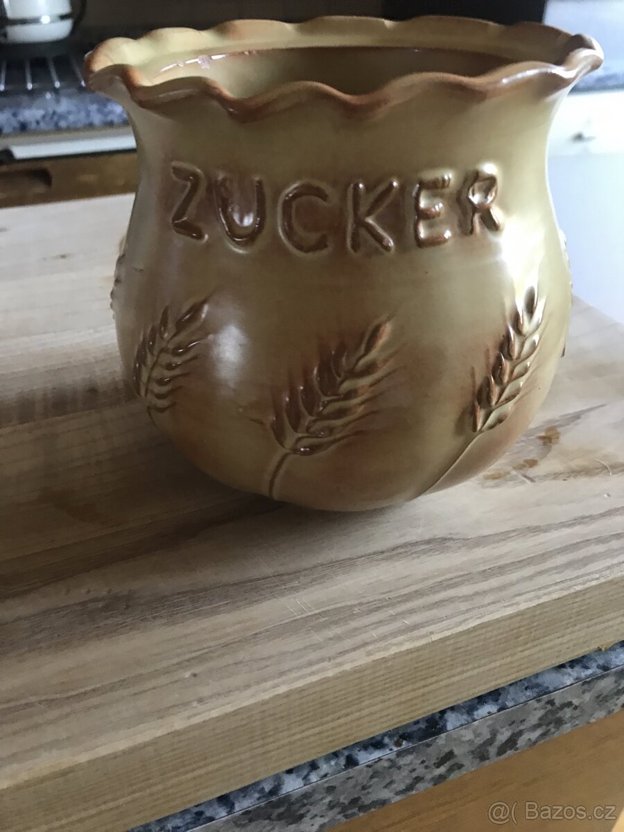 Termosk,hrnky,dzban,hlin. nádob,prk. na ryby, mosaz.květináč - 6