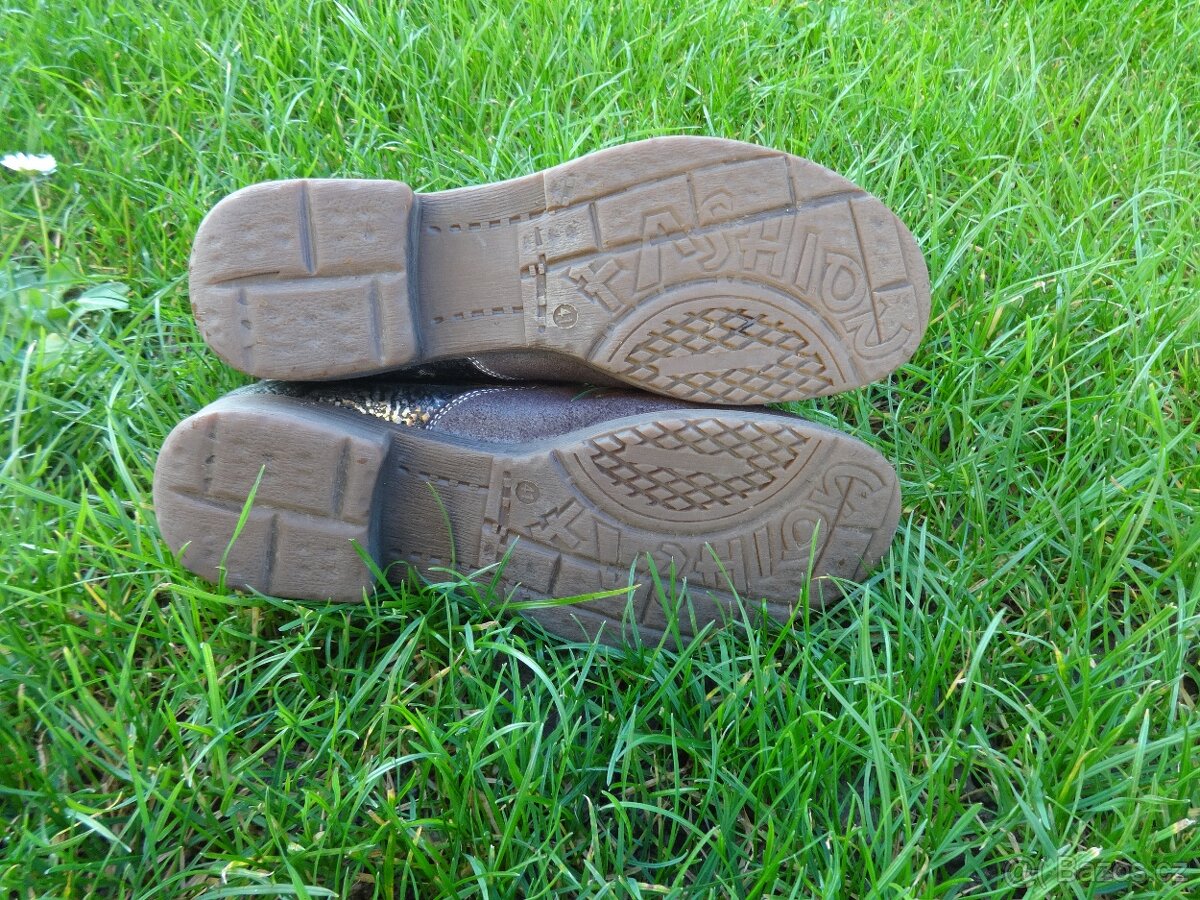 Dámské kotníčkové celokožené boty vel. 41 - 6