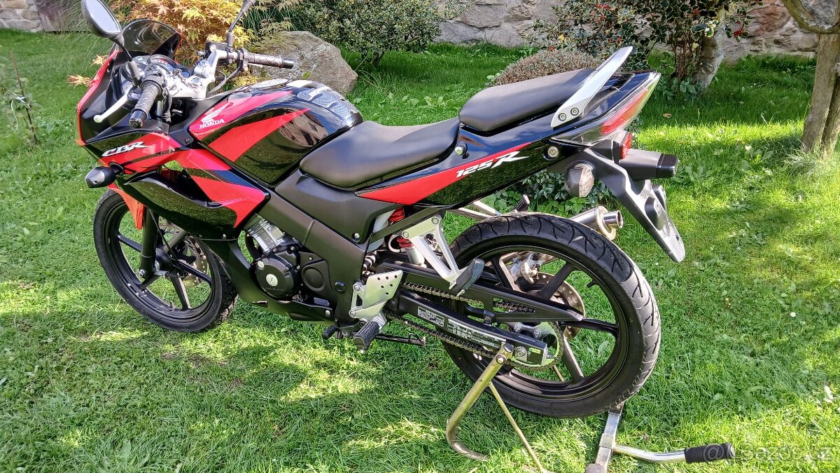 Honda CBR 125r najeto 19062 km - 6