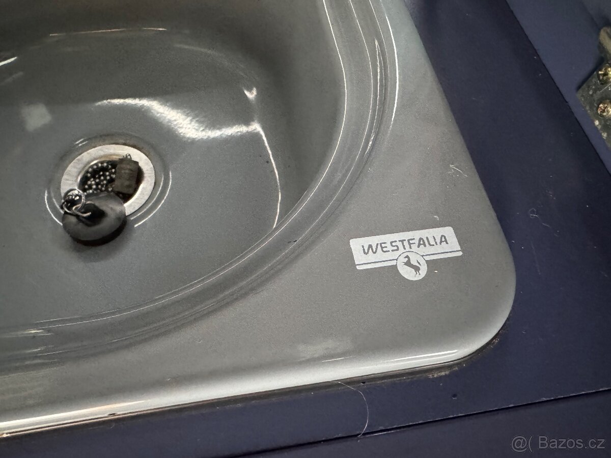 Interier/ nabytek California T4 - 6