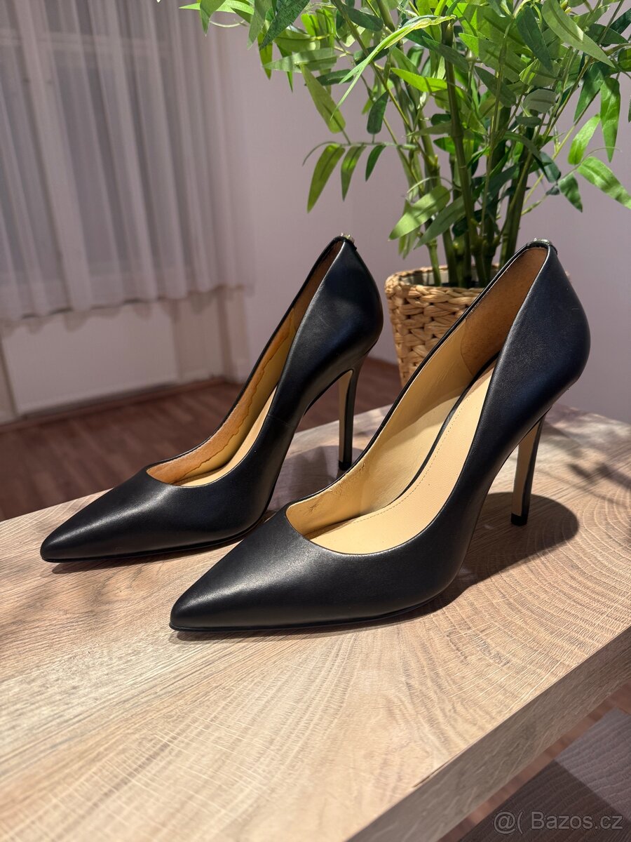 Guess Dabbey lodicky, vel. 40 - 6