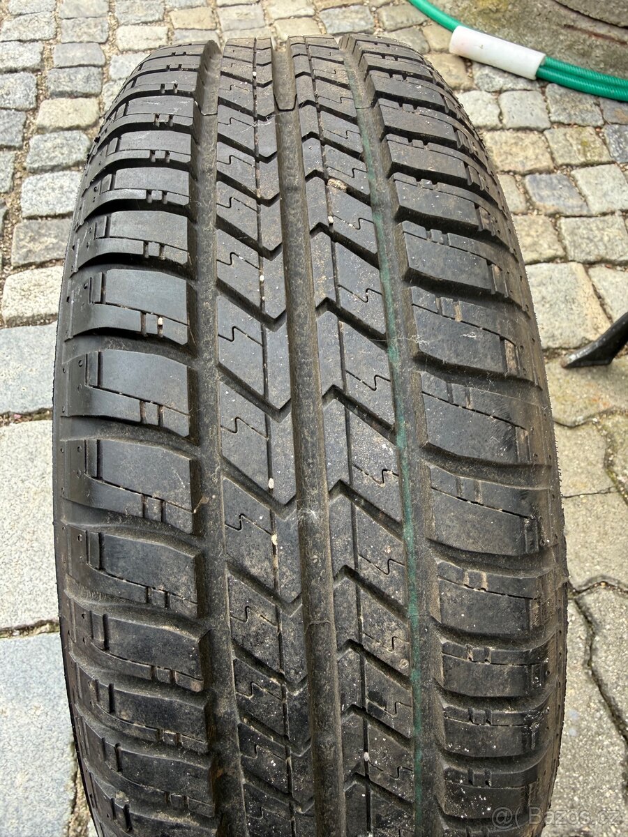 Prodám originál VW plechový disk R14 včetně pneumatiky - 6