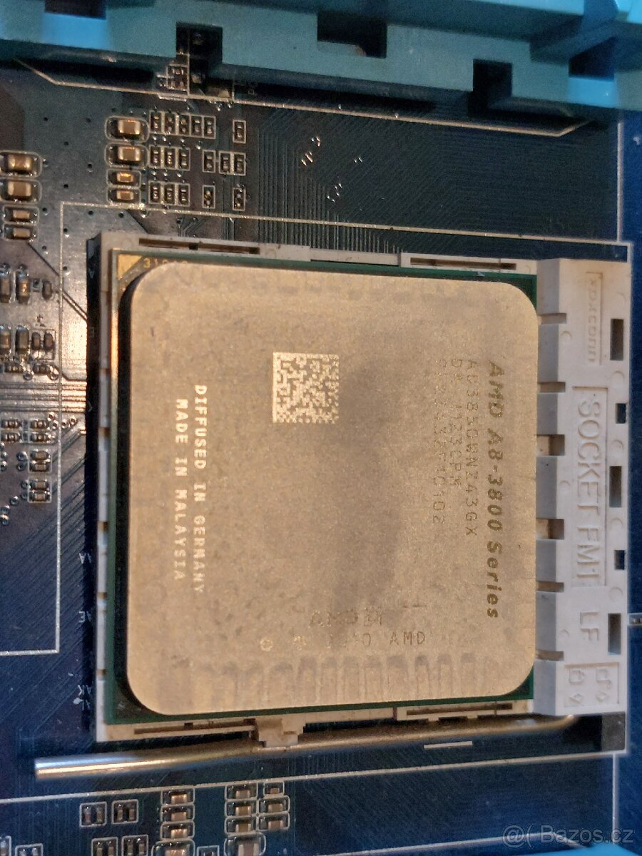 Základ PC Gigabyte GA-A75M-S2V AMD A8-3850 4GB DDR3 - 6