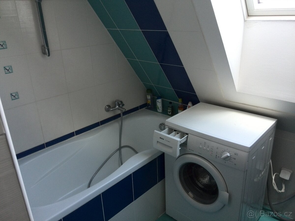 Pronájem - podkrovní byt 1+kk - 60 m2 - Praha 9 - 6