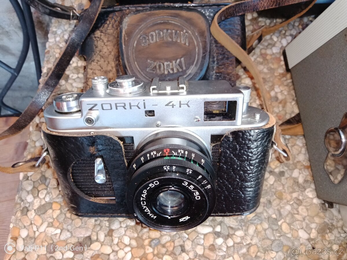 Staré fotoaparáty a kamera - 6