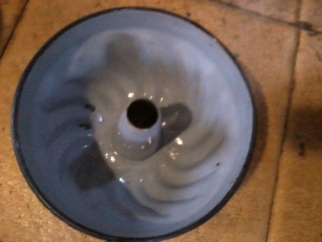 Retro smaltovaná forma na bábovku - 6