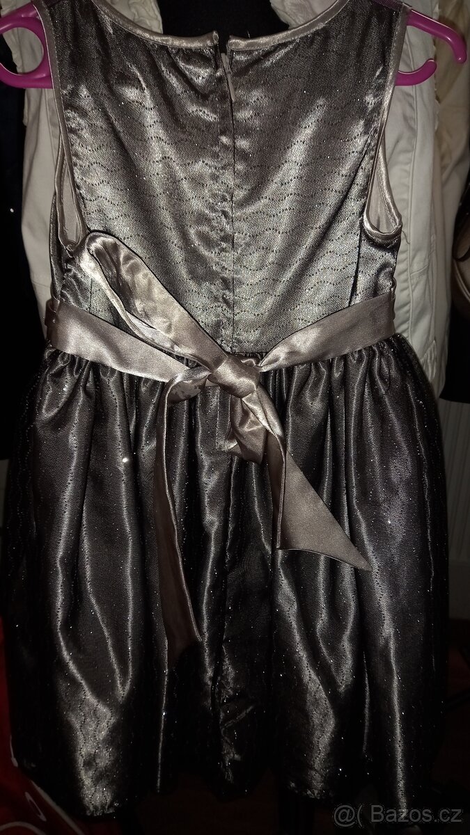 Krásné šedo-stříbrné šatičky 6-let - 6