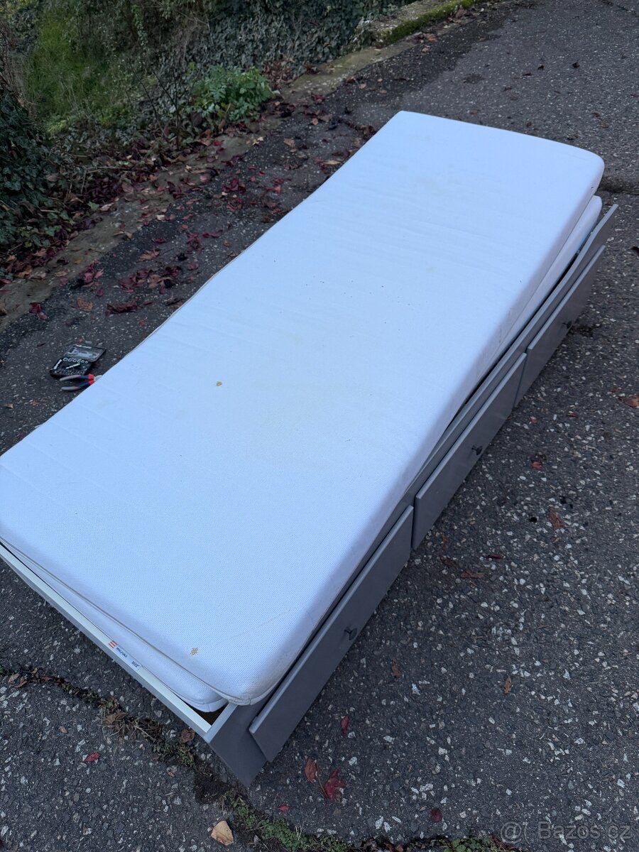 Rozkládací postel IKEA Hemnes se 2 matracemi - 6