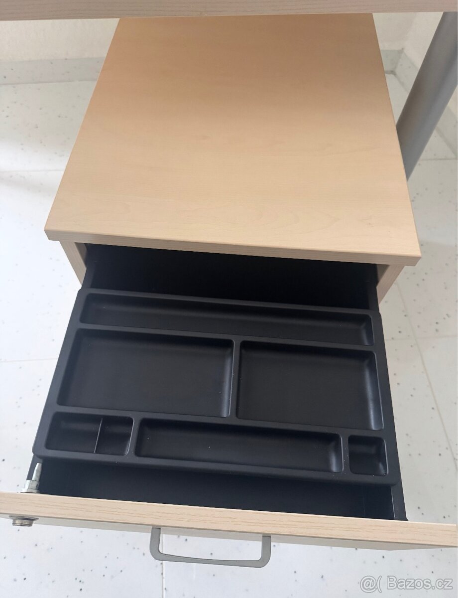 Kancelářský stůl - 6