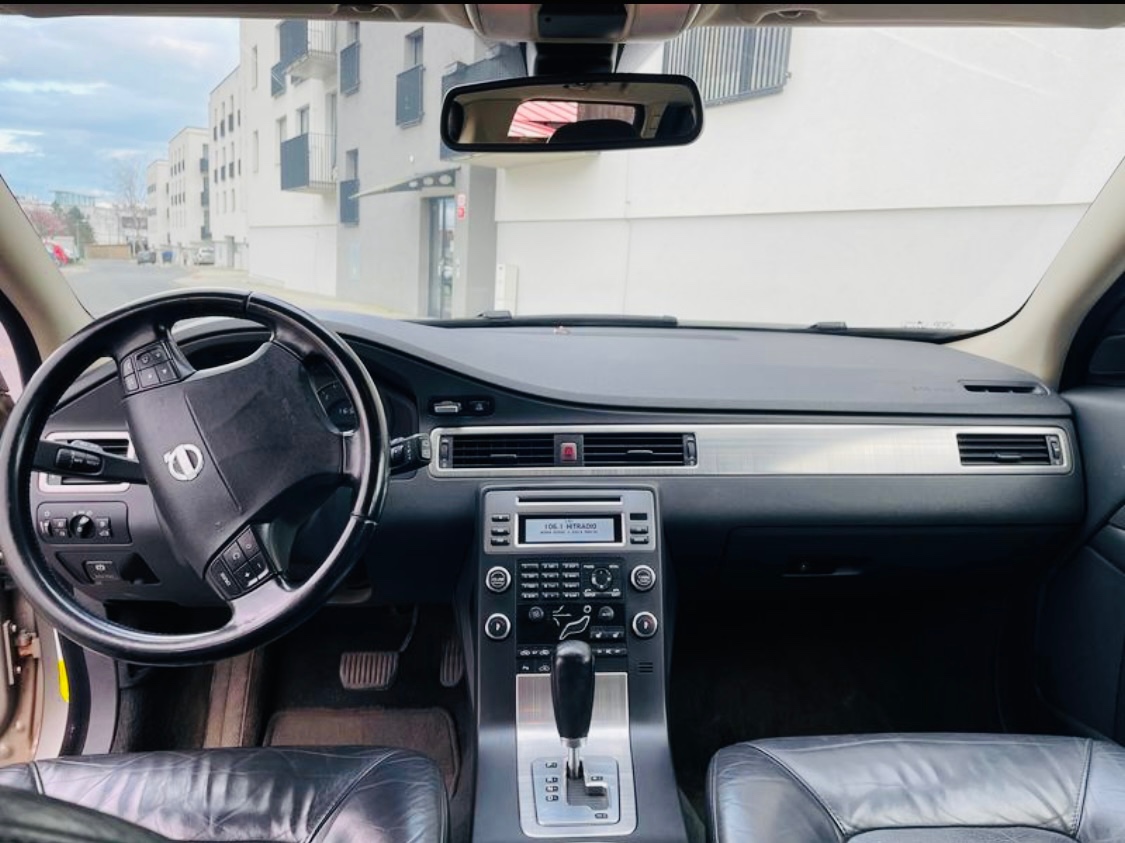 Volvo V70 2.4D D5 136kW - 6