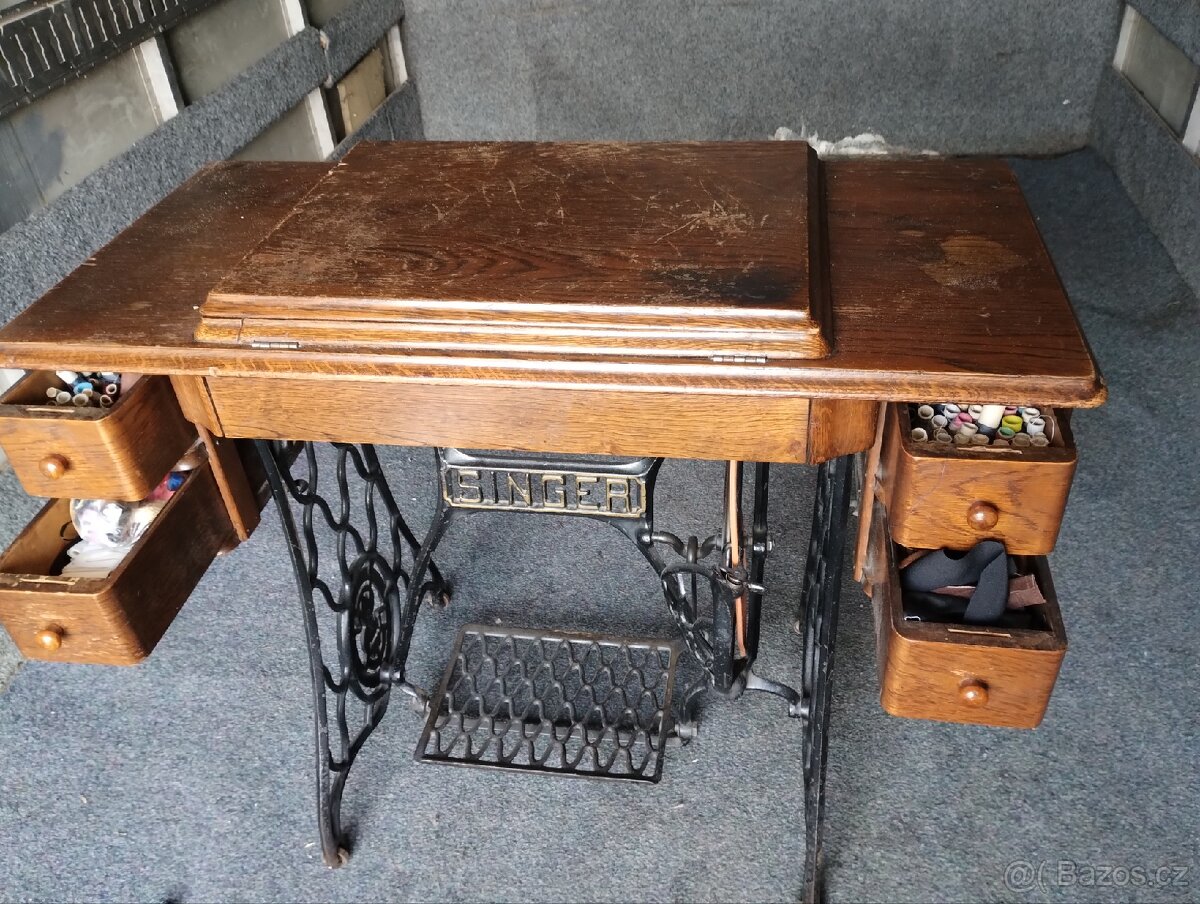 Starý šlapací šicí stroj Singer - 6
