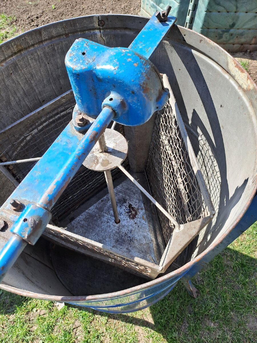 Včelařské potřeby - 6