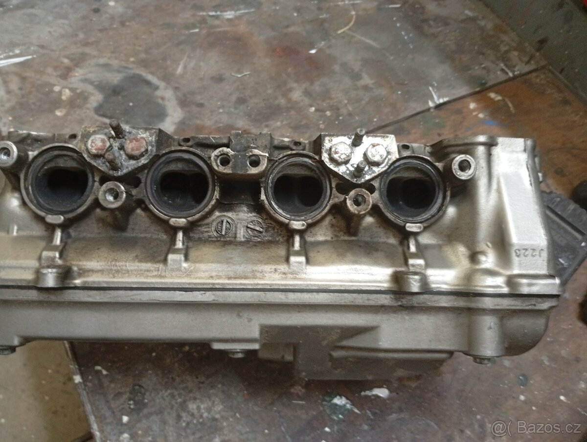 Hlava CBR 600f - 6
