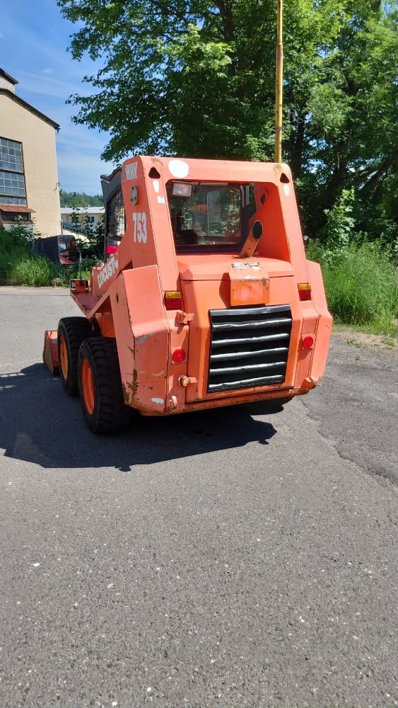 Locust 753 - 6