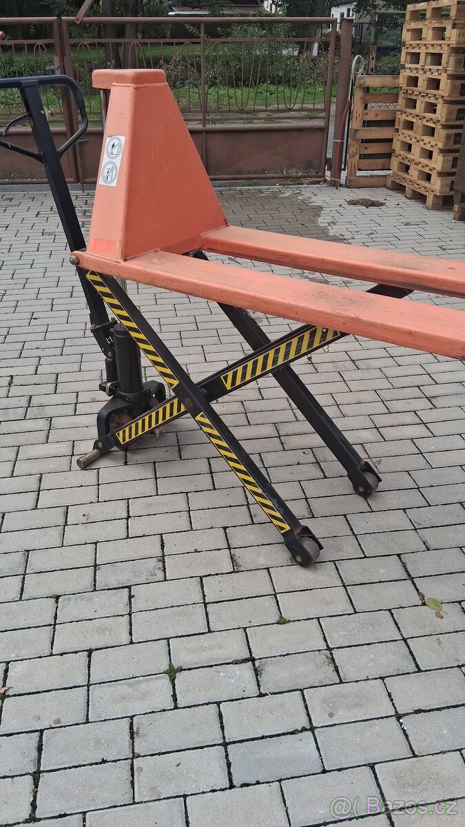 Prodám nůzkový paletový vozík - 6