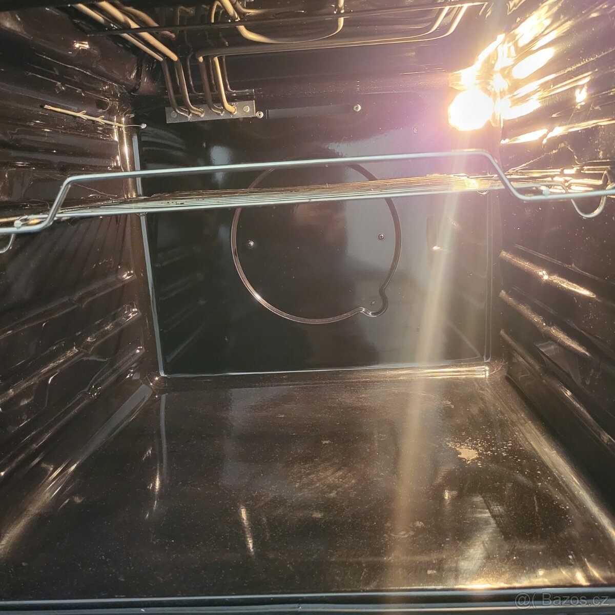 ČERVENÝ sklokeramický sporák Amica - 6