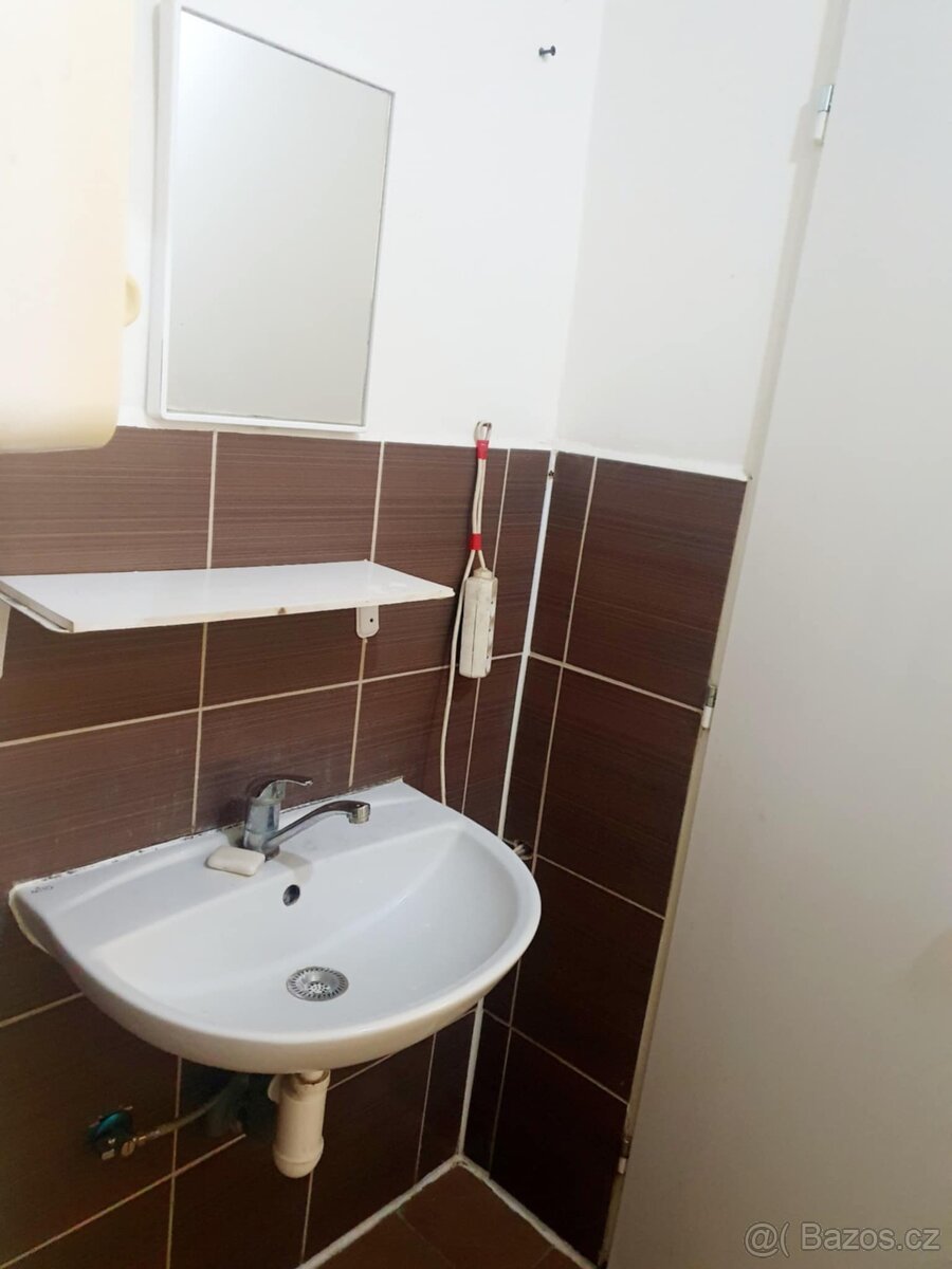 Pronájem nebytového prostoru – prodejna Olomouc - 6